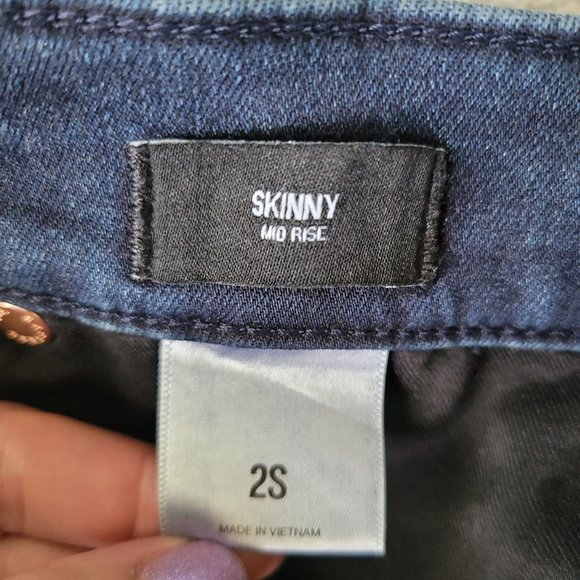 Express Mid Rise Dark Wash Supersoft Skinny Jeans 2S - Picture 7 of 7